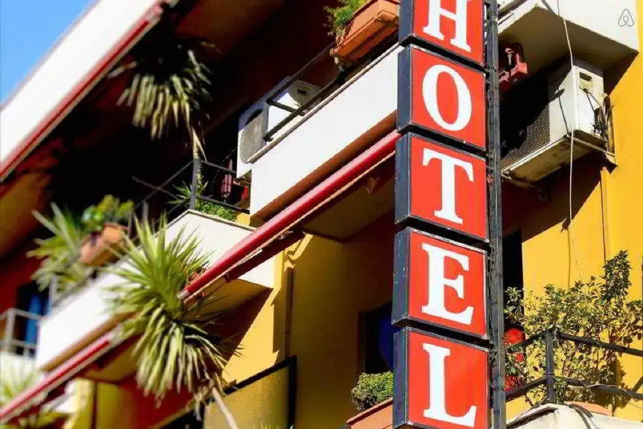 Lugano Hotel Tirana Exterior photo
