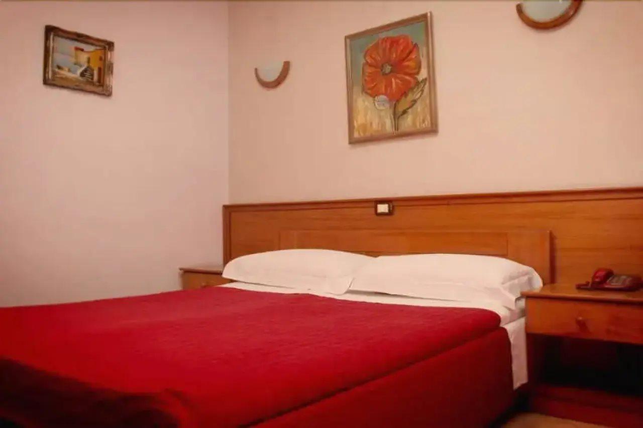 Lugano Hotel Tirana Exterior photo