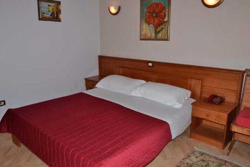 Lugano Hotel Tirana Exterior photo