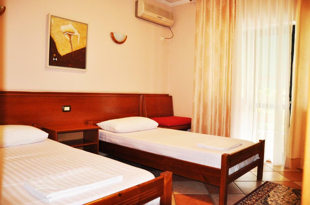 Lugano Hotel Tirana Exterior photo